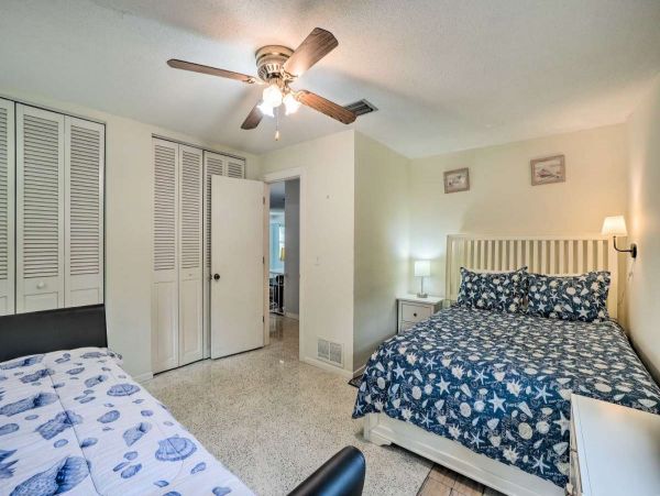 Three Bedroom Walk to Beach Vacation Rental in Largo