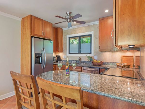 Lahaina Vacation Condo One Bedroom Ocean Views