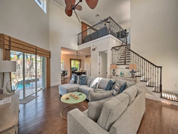 Gorgeous 3 Bedroom Vacation Home with Private Pool & Hot Tub