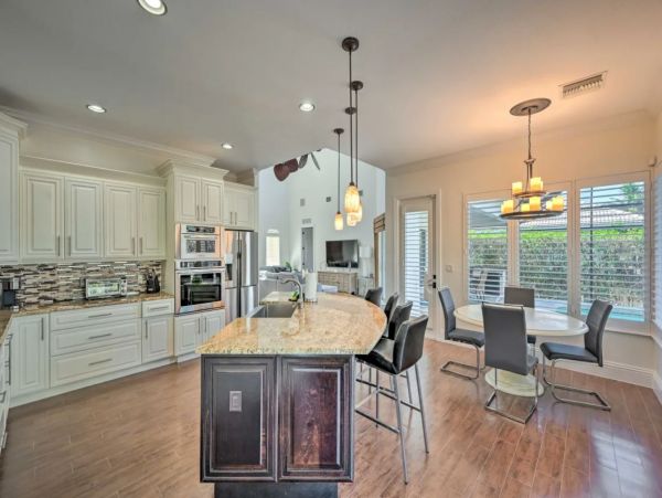 Gorgeous 3 Bedroom Vacation Home with Private Pool & Hot Tub