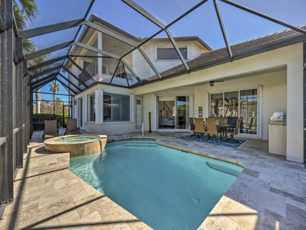 Gorgeous 3 Bedroom Vacation Home with Private Pool & Hot Tub