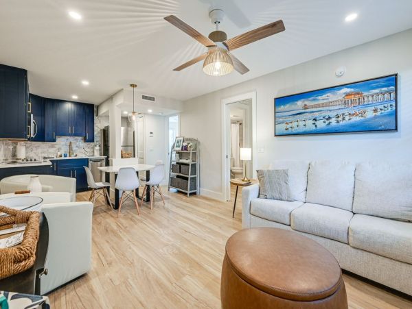 Chic Coastal Comfort in the Heart of Naples