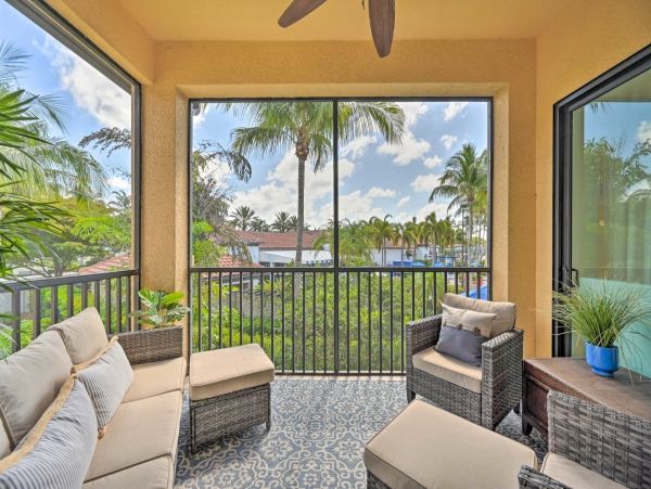 Naples 2 Bedroom Vacation Condo with Pools and Tennis Court