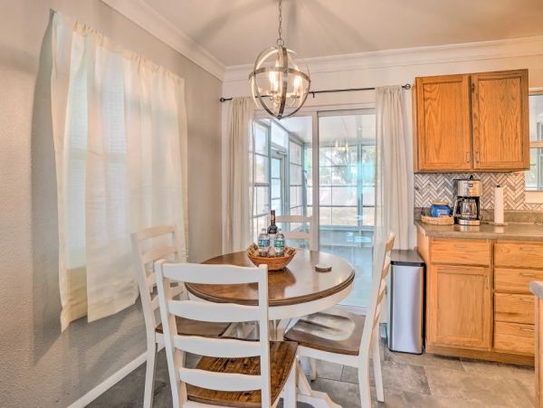 Naples 3 Bedroom Vacation Home Sleeps 6 Guests