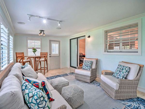 Charming 3 Bedroom Home in Naples Sleeps 7