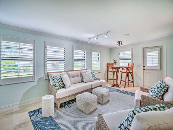 Charming 3 Bedroom Home in Naples Sleeps 7