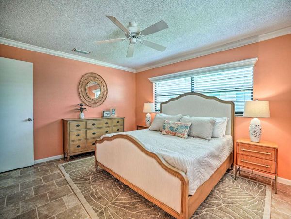 Charming 3 Bedroom Home in Naples Sleeps 7