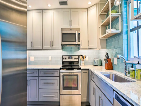 Three Bedroom Condo 4 miles to Beach