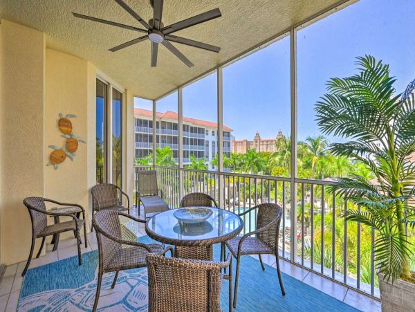 Naples Vacation Condo Three Bedroom Walk to Beach
