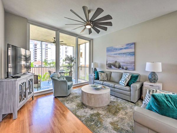 Naples Vacation Condo Three Bedroom Walk to Beach