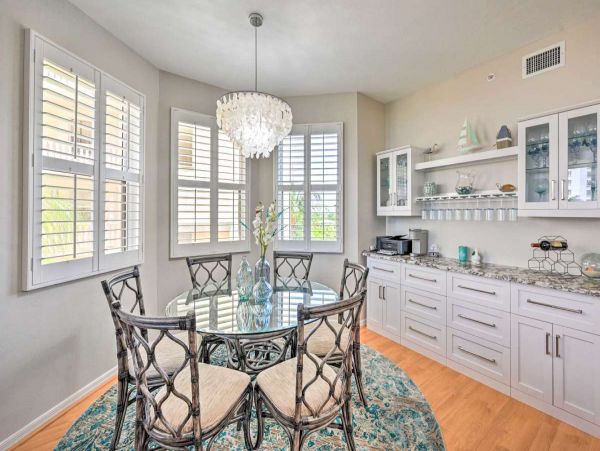 Naples Vacation Condo Three Bedroom Walk to Beach