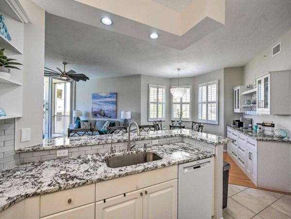 Naples Vacation Condo Three Bedroom Walk to Beach