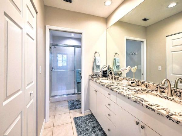 Naples Vacation Condo Three Bedroom Walk to Beach