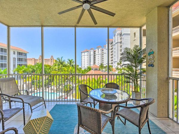 Naples Vacation Condo Three Bedroom Walk to Beach