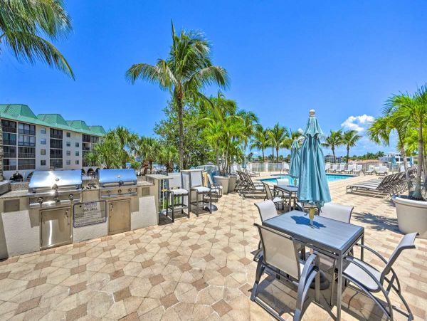 Naples Vacation Condo Three Bedroom Walk to Beach