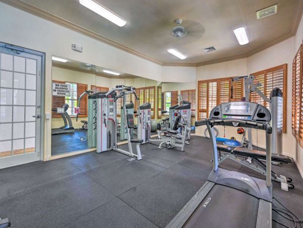Naples Vacation Condo Three Bedroom Walk to Beach