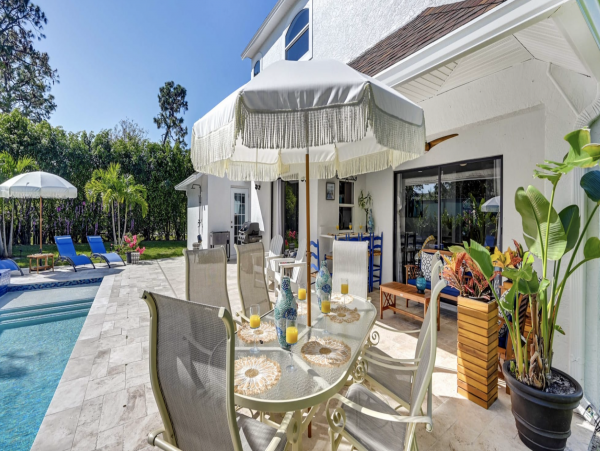Posh New Naples Vacation Home Wonderful Interior & Pool  Oasis