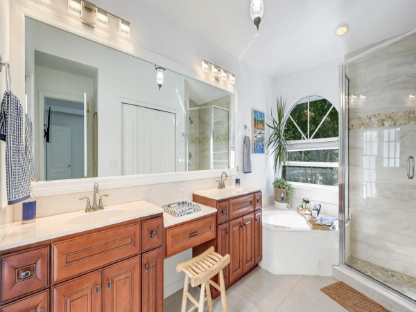 Posh New Naples Vacation Home Wonderful Interior & Pool  Oasis