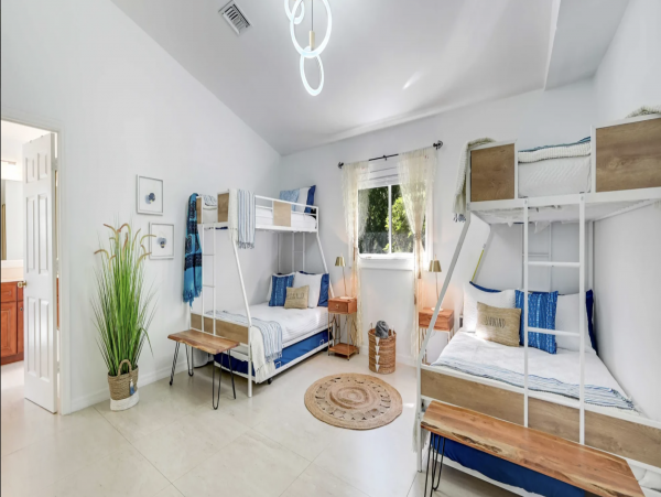 Posh New Naples Vacation Home Wonderful Interior & Pool  Oasis
