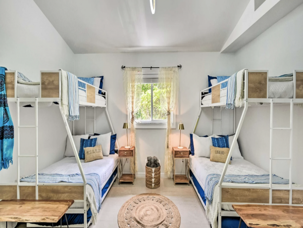 Posh New Naples Vacation Home Wonderful Interior & Pool  Oasis