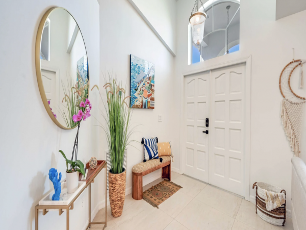 Posh New Naples Vacation Home Wonderful Interior & Pool  Oasis