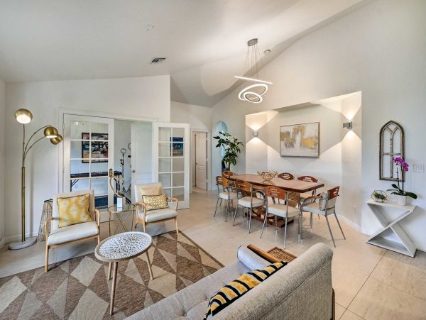 Posh New Naples Vacation Home Wonderful Interior & Pool  Oasis