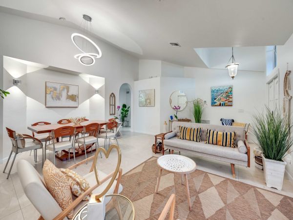 Posh New Naples Vacation Home Wonderful Interior & Pool  Oasis