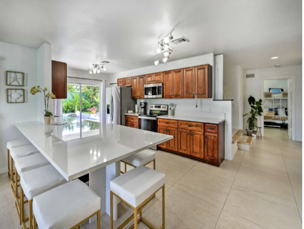 Posh New Naples Vacation Home Wonderful Interior & Pool  Oasis
