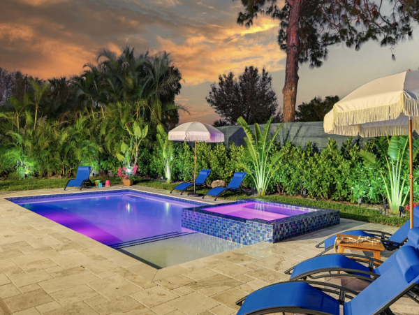 Posh New Naples Vacation Home Wonderful Interior & Pool  Oasis