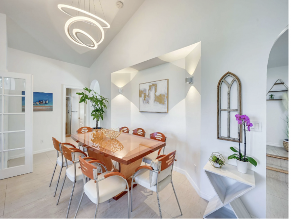 Posh New Naples Vacation Home Wonderful Interior & Pool  Oasis