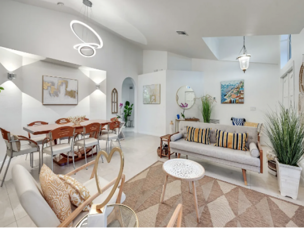 Posh New Naples Vacation Home Wonderful Interior & Pool  Oasis