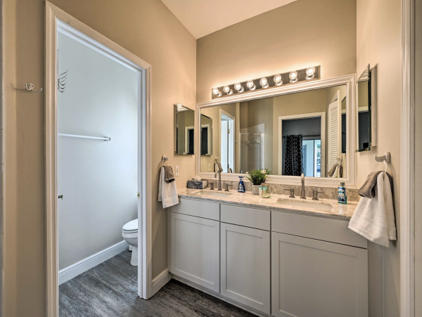 Perfect Coastal Retreat with 3 Bedrooms in Naples