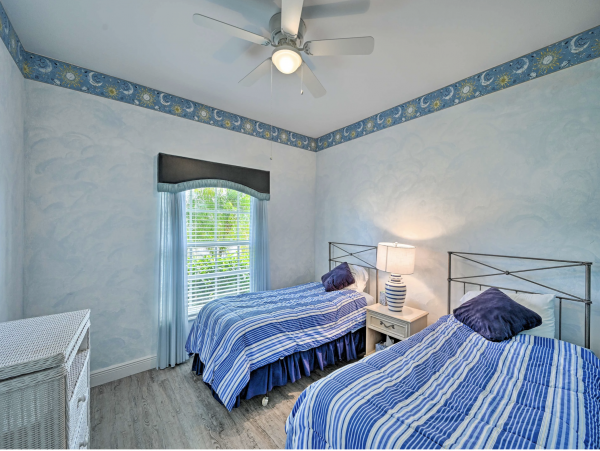 Perfect Coastal Retreat with 3 Bedrooms in Naples