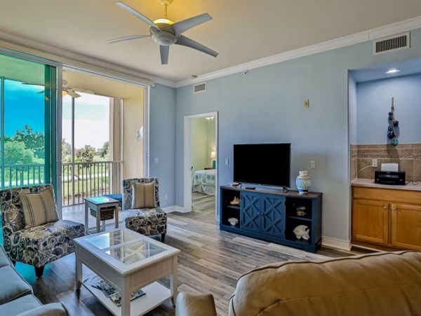 Charming Two Bedroom Vacation Condo in Rotonda West Sleeps 7
