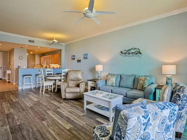 Charming Two Bedroom Vacation Condo in Rotonda West Sleeps 7