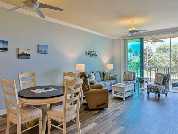 Charming Two Bedroom Vacation Condo in Rotonda West Sleeps 7