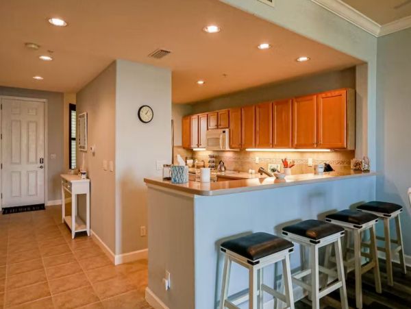 Charming Two Bedroom Vacation Condo in Rotonda West Sleeps 7