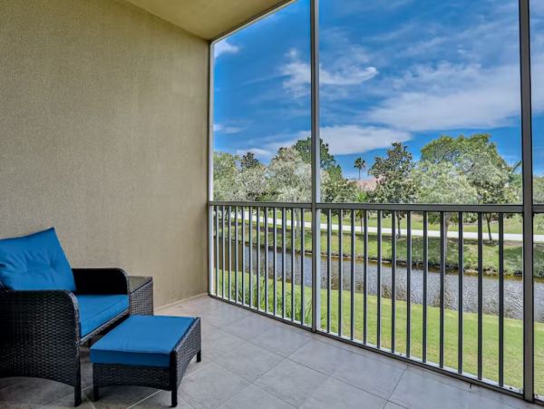 Charming Two Bedroom Vacation Condo in Rotonda West Sleeps 7
