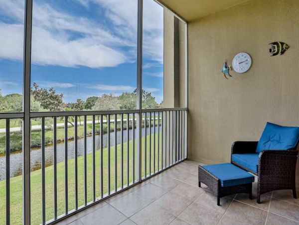 Charming Two Bedroom Vacation Condo in Rotonda West Sleeps 7