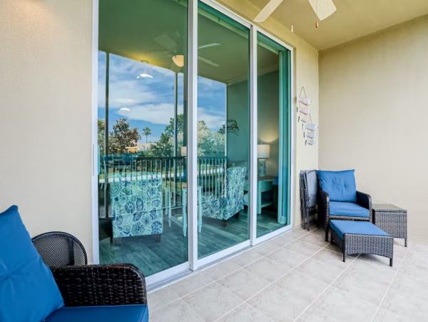 Charming Two Bedroom Vacation Condo in Rotonda West Sleeps 7