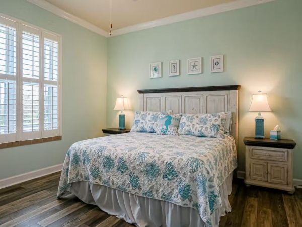 Charming Two Bedroom Vacation Condo in Rotonda West Sleeps 7