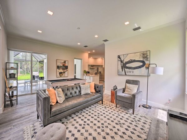 Luxury Vacation Rental in Naples: Sunshine Awaits You!