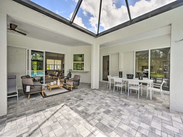 Luxury Vacation Rental in Naples: Sunshine Awaits You!