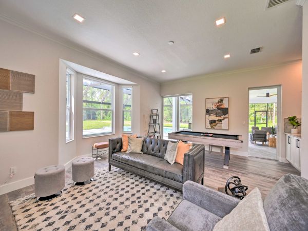 Luxury Vacation Rental in Naples: Sunshine Awaits You!