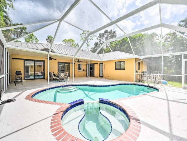 Naples Vacation Getaway with 5 Bedrooms & Private Pool