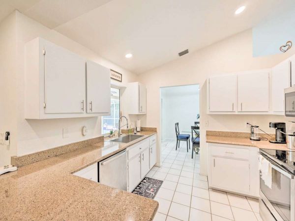 Naples Vacation Getaway with 5 Bedrooms & Private Pool