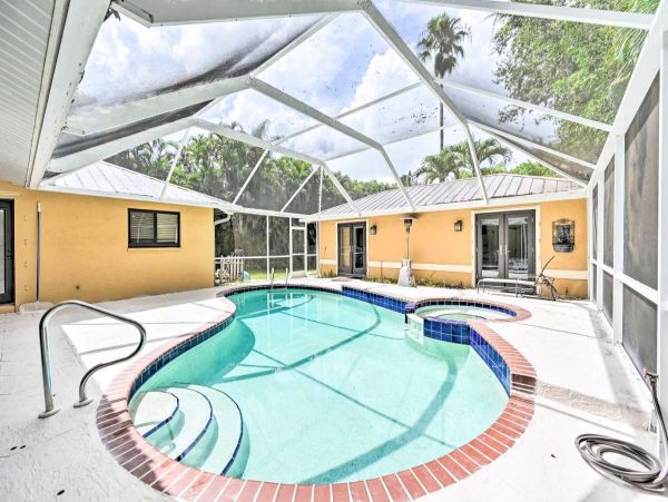 Naples Vacation Getaway with 5 Bedrooms & Private Pool
