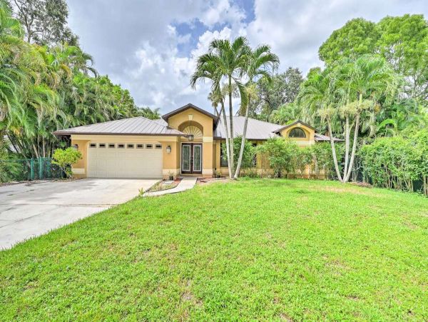 Naples Vacation Getaway with 5 Bedrooms & Private Pool