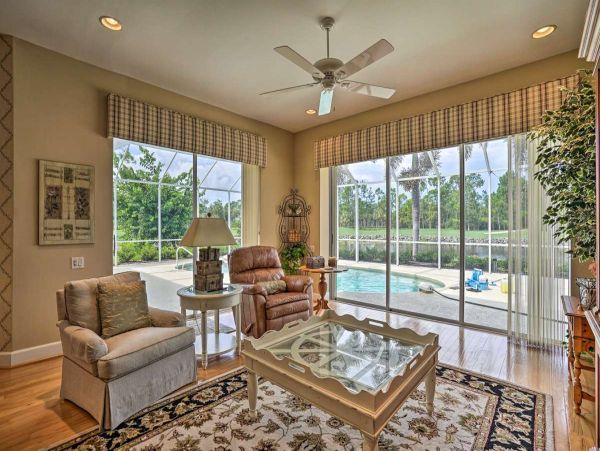 Lakefront 4 Bedroom Vacation Rental in Naples