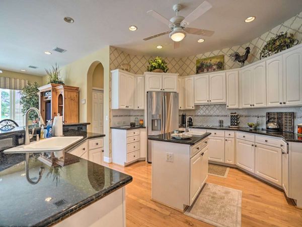 Lakefront 4 Bedroom Vacation Rental in Naples